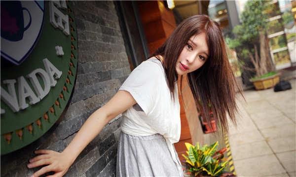 宝兴想找一个女性生孩子给报酬-｛找个女人生孩子多少钱｝